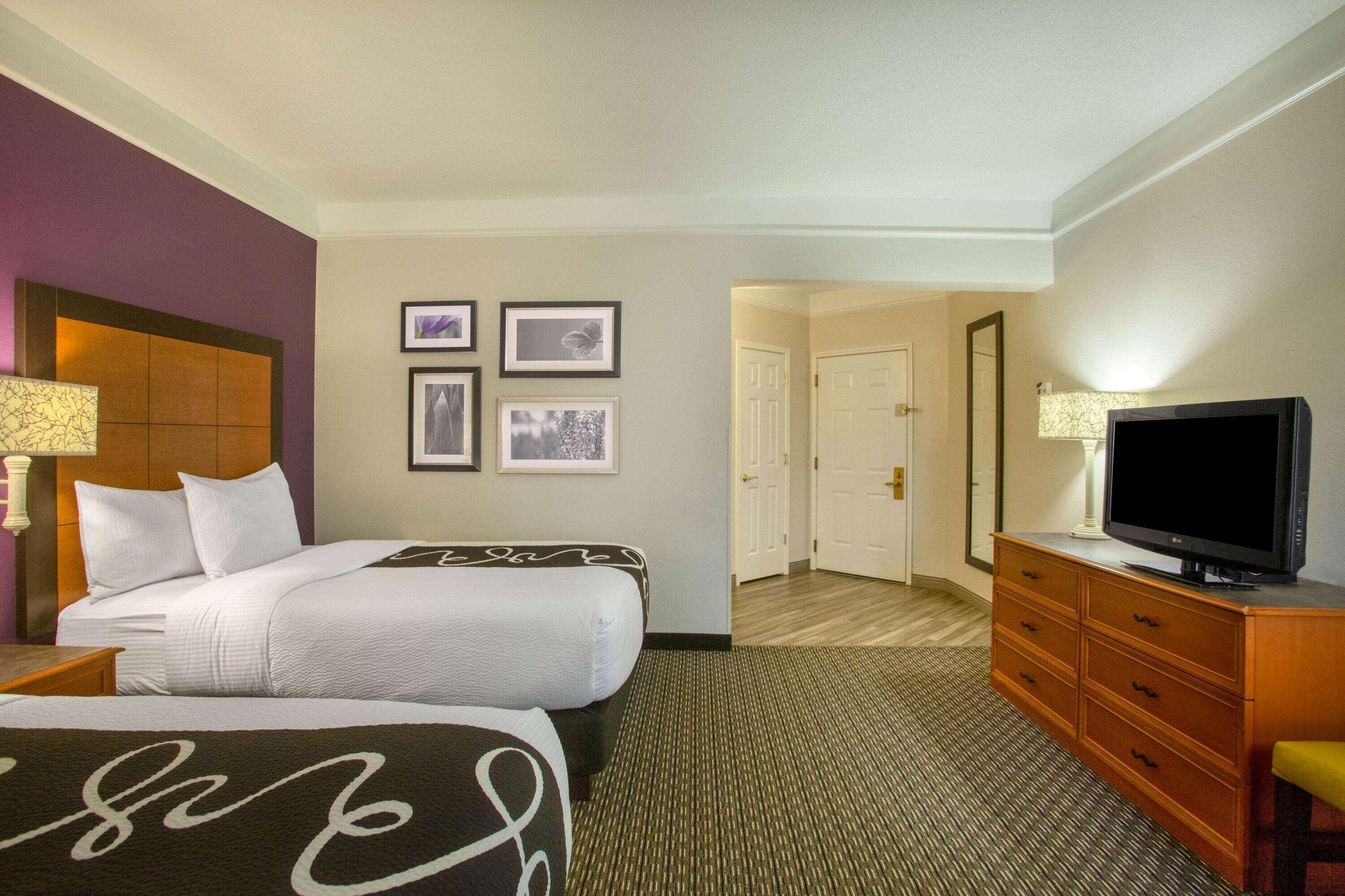 Отель La Quinta By Wyndham St. Louis Westport Мэриленд-Хайтс Экстерьер фото