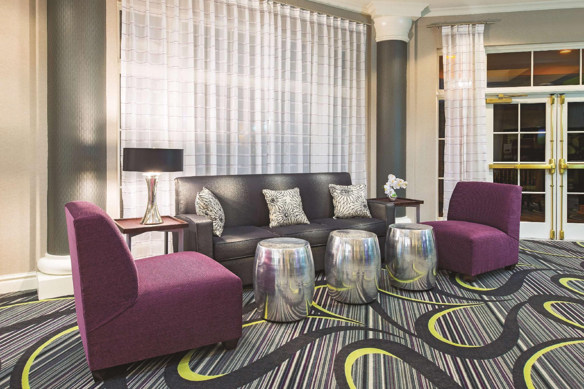 Отель La Quinta By Wyndham St. Louis Westport Мэриленд-Хайтс Экстерьер фото
