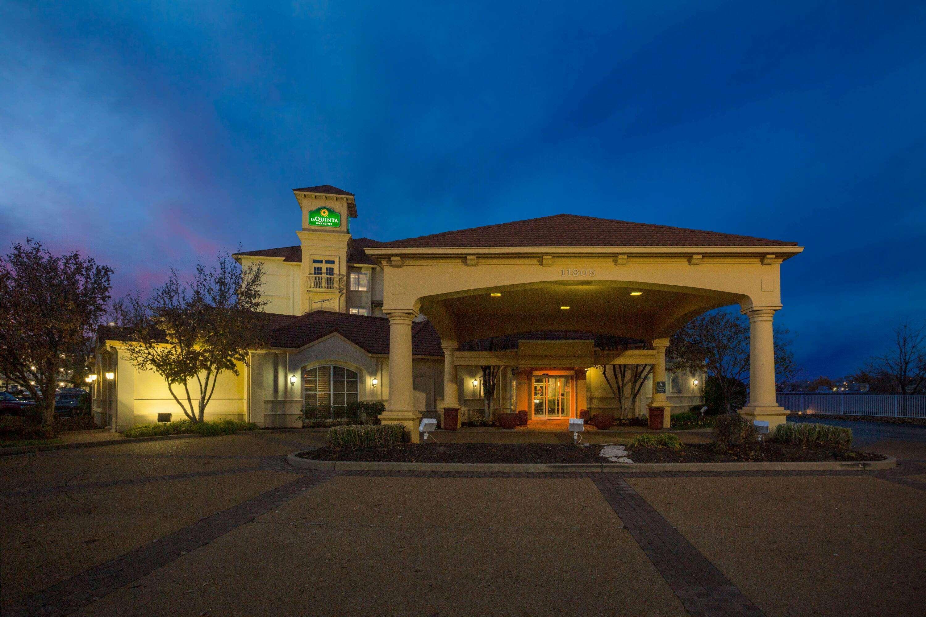 Отель La Quinta By Wyndham St. Louis Westport Мэриленд-Хайтс Экстерьер фото
