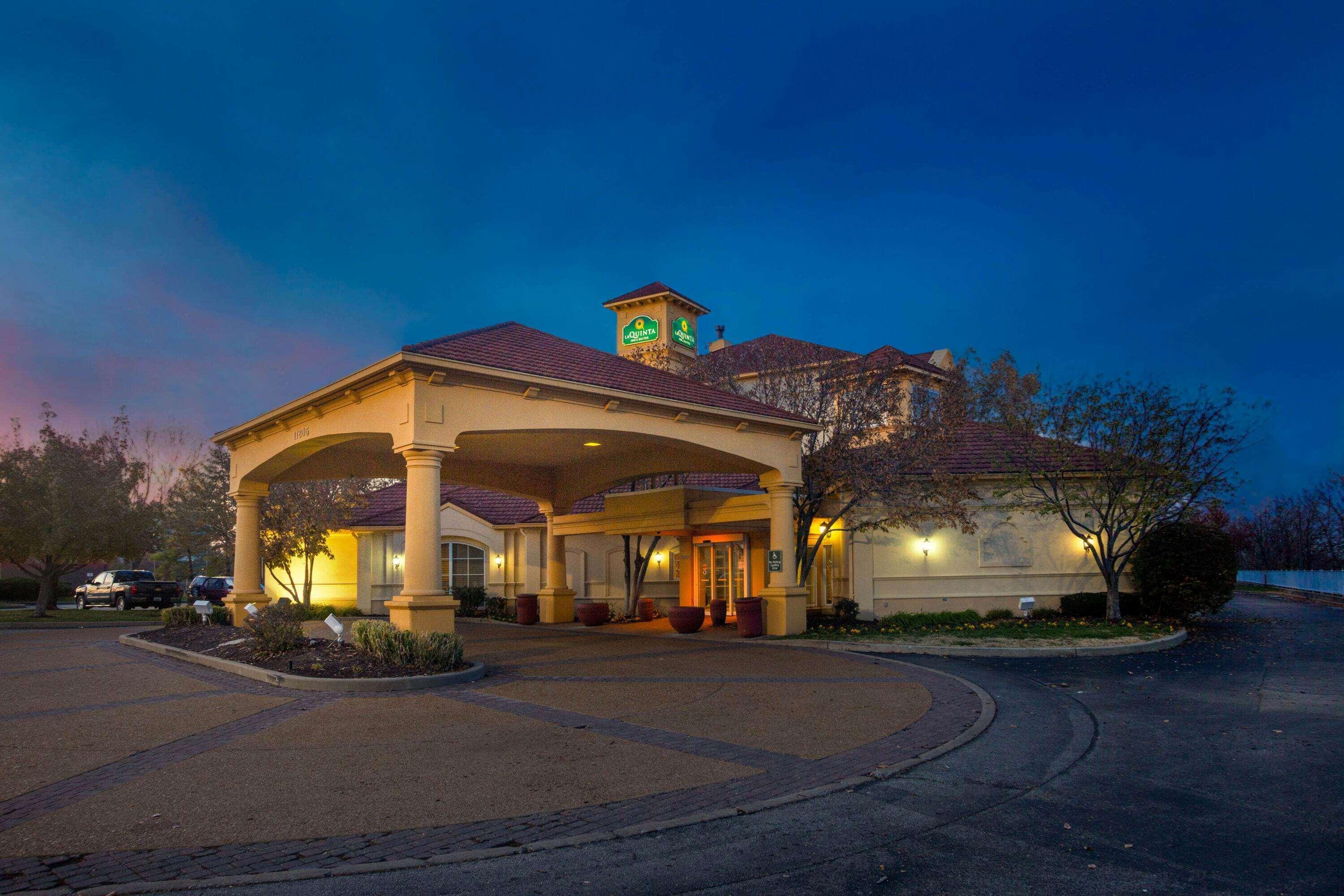 Отель La Quinta By Wyndham St. Louis Westport Мэриленд-Хайтс Экстерьер фото