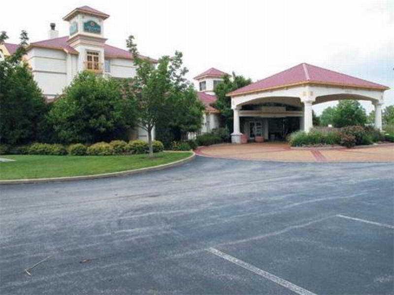 Отель La Quinta By Wyndham St. Louis Westport Мэриленд-Хайтс Экстерьер фото