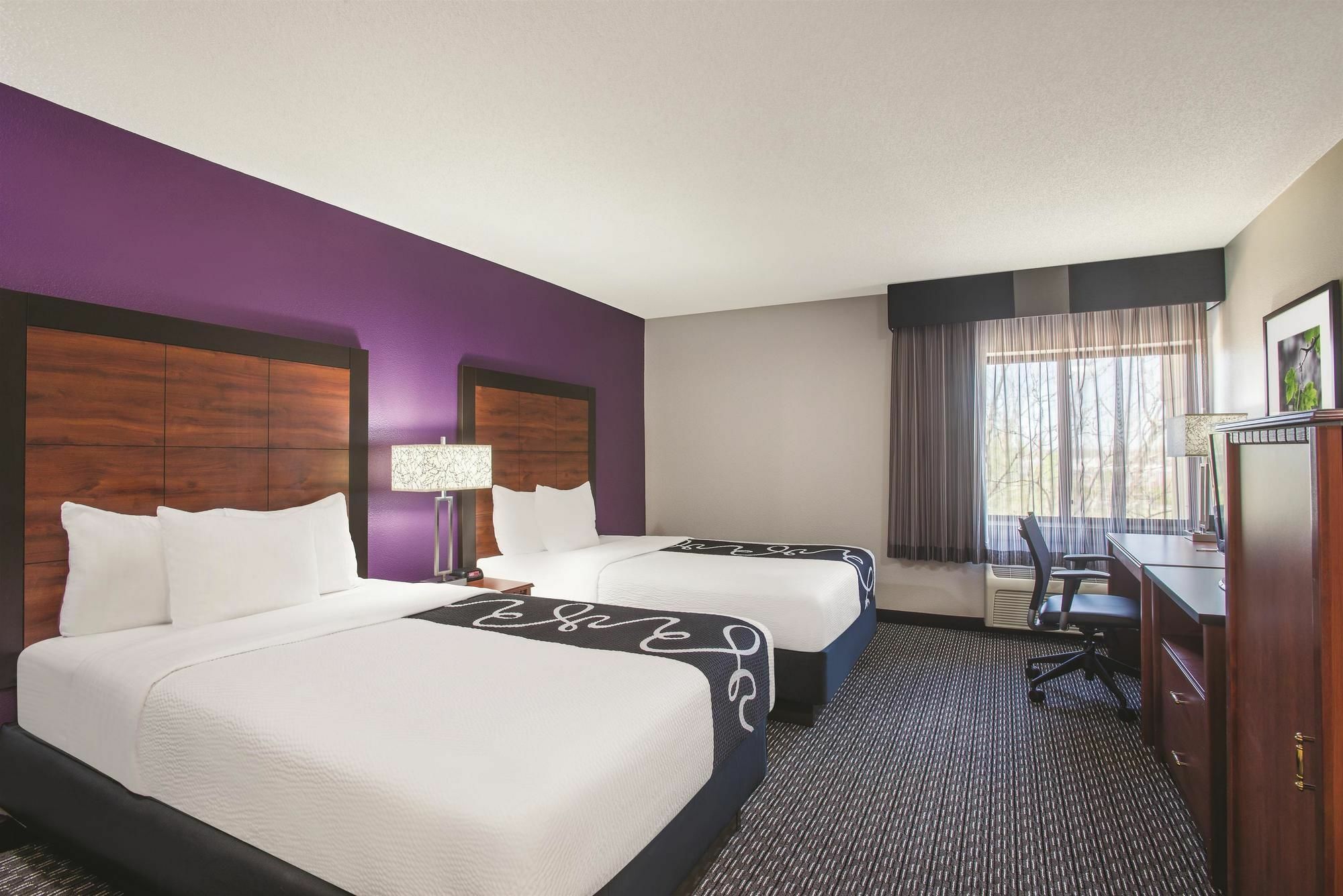 Отель La Quinta By Wyndham St. Louis Westport Мэриленд-Хайтс Экстерьер фото
